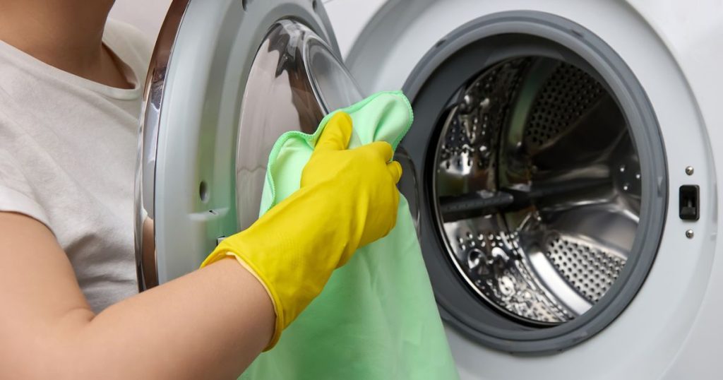 Pračka s nepříjemným zápachem: jak vrátit svěží vůni