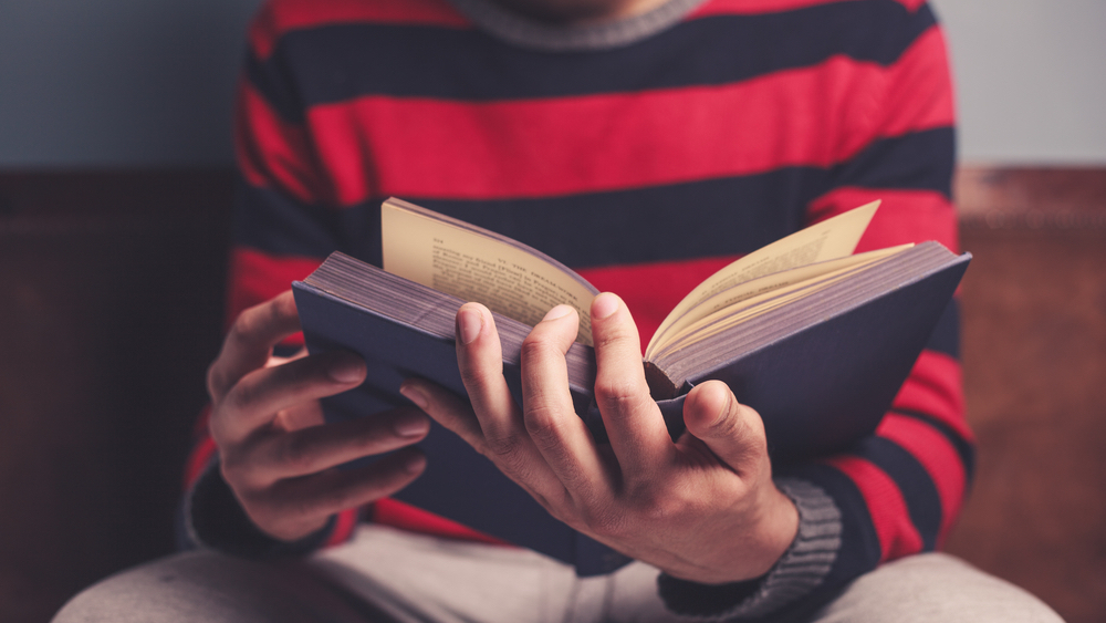 Existují lidé, kteří se zamilují do těch nejodpornějších zločinců, jaké lze v literatuře najít: rozkvět „temného románu“