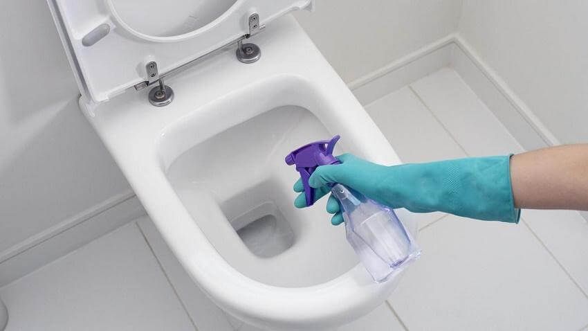 Tento jednoduchý mix vybělí toaletu a osvěží celou koupelnu