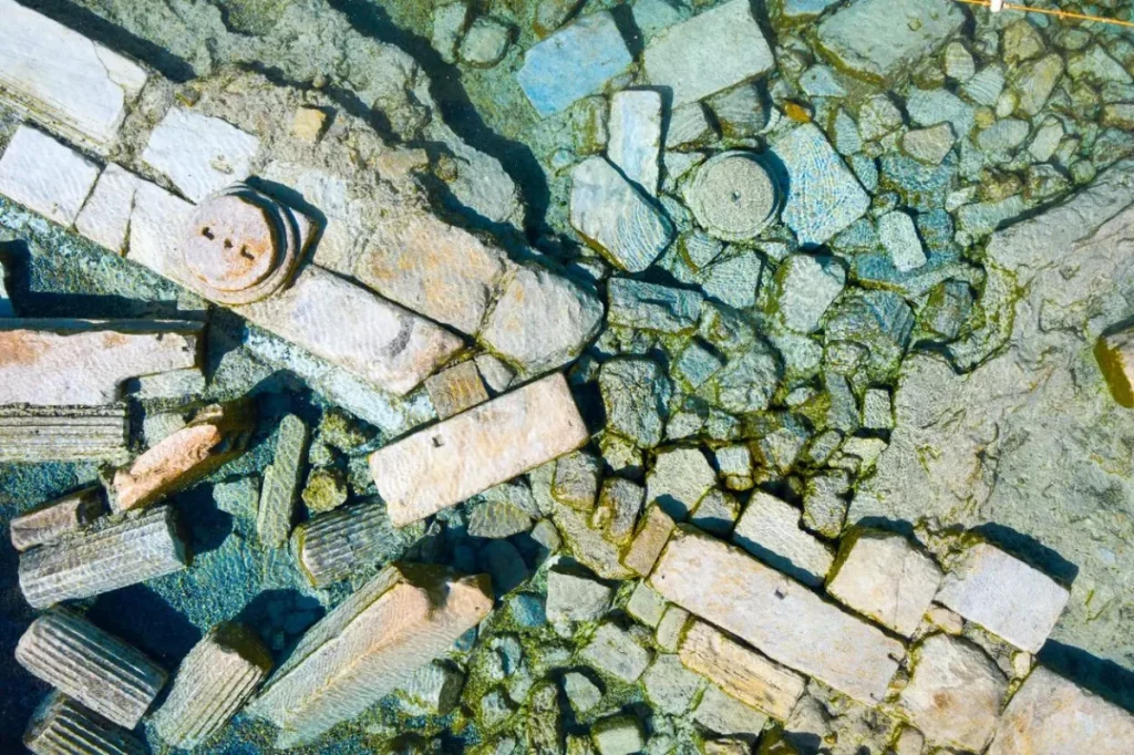 Nejúchvatnější přírodní bazén na světě se nachází v Evropě a byl oblíbeným místem ke koupání Kleopatry.