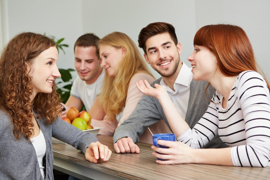Pokud zapomínáte jména lidí krátce po setkání s nimi, podle psychologie máte těchto pět charakteristik