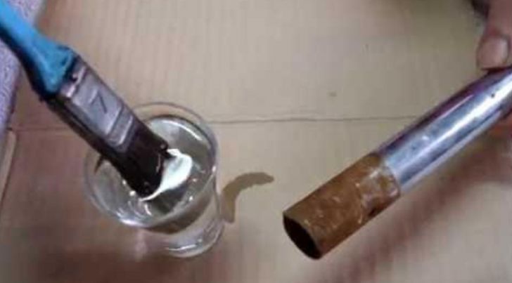 Ani ocet, ani soda: nejlepší způsob, jak okamžitě odstranit rez z jakéhokoli povrchu