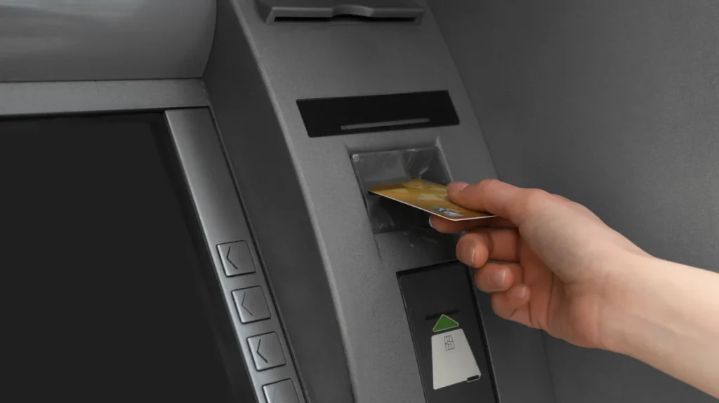 Máte problém s bankomatem? Jediným krokem získáte své peníze.