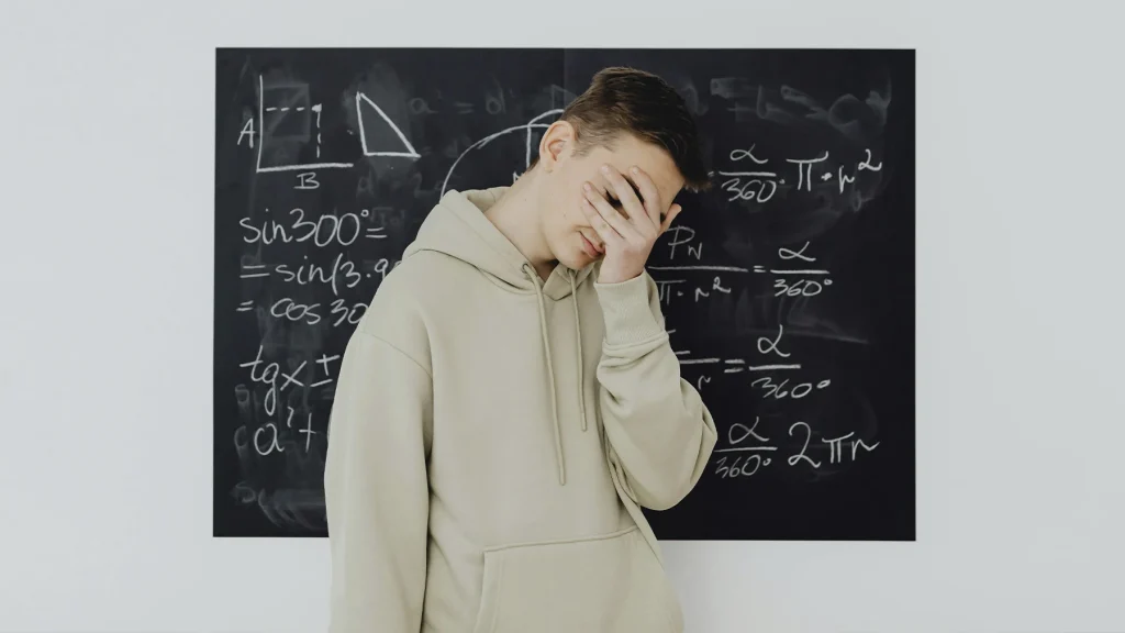 Pokud někdo čeká, až ostatní zahájí konverzaci, znamená to, že podle psychologie nemá komunikační dovednosti.