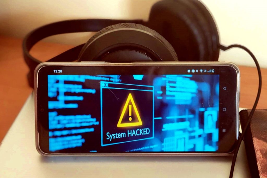 Váš smartphone nefunguje správně? Zkontrolujte, zda není napaden škodlivým softwarem: poradíme vám, jak se ho zbavit.