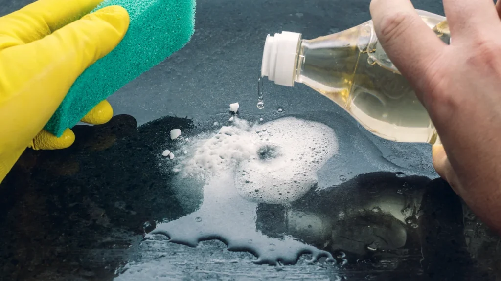 Ani ocet, ani soda: tajemství čištění trouby bez skvrn