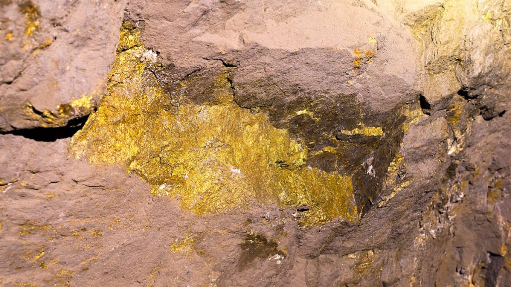 Geologický průzkum odhalil nejméně 40 žil s více než tisíci tunami zlata: zásoby činí přibližně 83 miliard dolarů