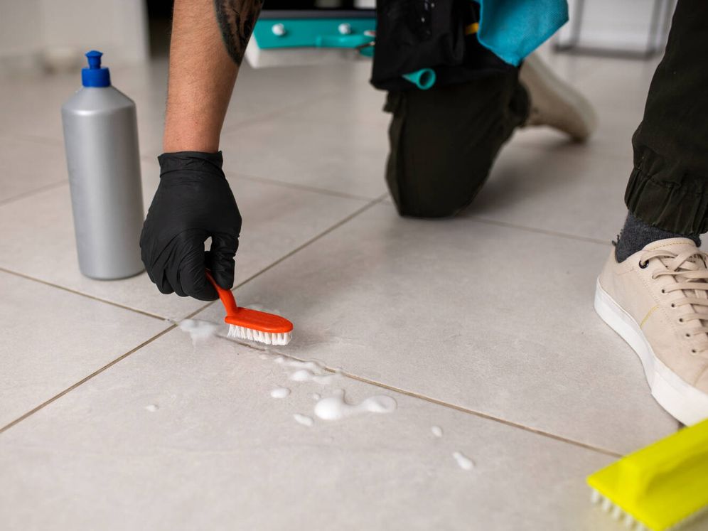 Domácí a přírodní způsob, jak vrátit lesk mramoru a granitu a odstranit stopy