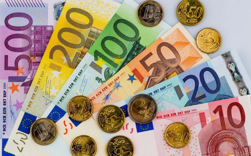 Kolik stojí euro? Kurz CZK Za euro /EUR 08.08.2025