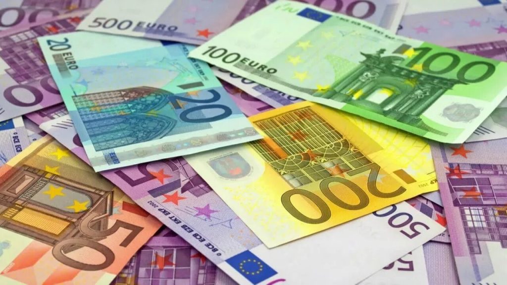 Schoval 80 000 eur na místě, které považoval za bezpečné, a všechno se proměnilo v popel: myslel si, že je to méně peněz