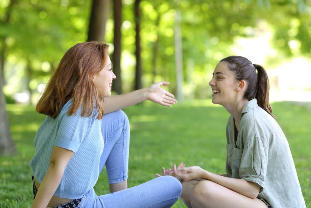 Podle odborníků, pokud člověk vždy odpovídá jednoslovně, znamená to, že mu chybí sociální dovednosti.
