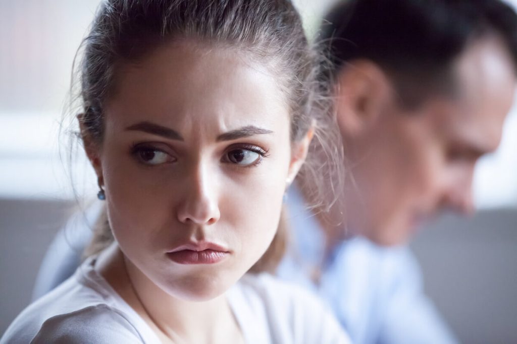 Psychologie pohledu: co to znamená, když protějšek odvrací oči?