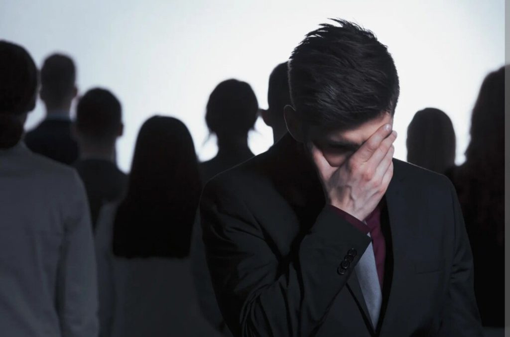 Psychiatr: „Sociofobie mění plachého člověka v člověka s duševní poruchou.“
