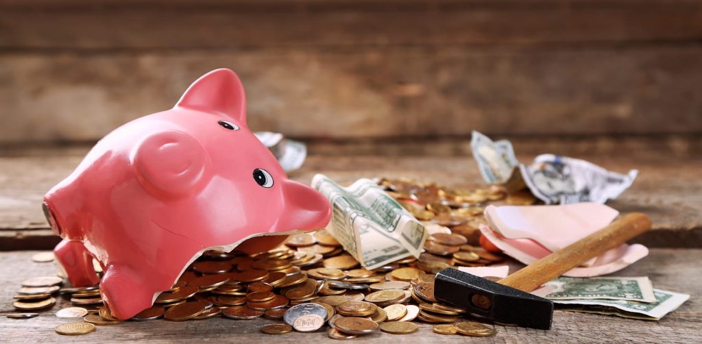 Zachovala si 20eurovou bankovku, po 18 letech práce ji propustili a soud uznal její právo a přiznal jí 14 175 eur jako odškodné