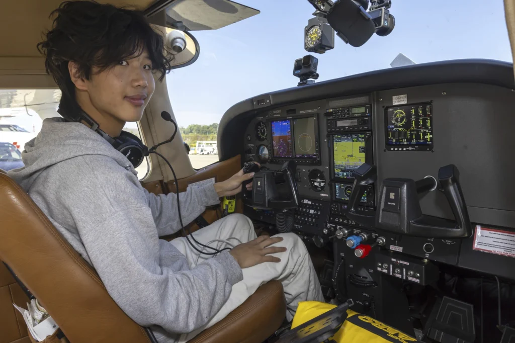 Americký pilot a influencer obviněný z nelegálního přistání v Antarktidě dosáhl dohody o odjezdu z Chile
