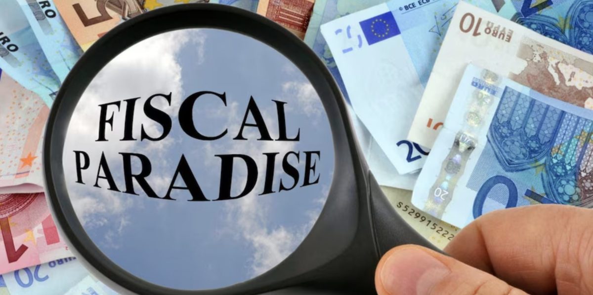 Francouzský pár dostal státní podporu ve výši 36 000 eur, přičemž vlastnil 34 aut, drahé hodinky a další luxusní věci.